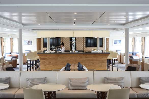 Viking-Longship-Lounge _2_.jpg